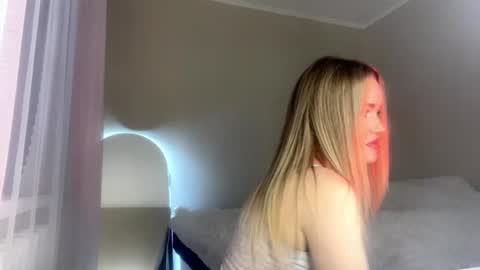 Jenn online show from August 10, 1:56 pm