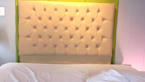 jenny__lawrence online show from July 23, 9:50 pm