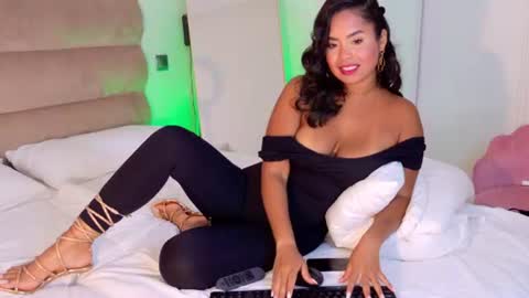 Jenny Roberts online show from July 31, 3:29 pm