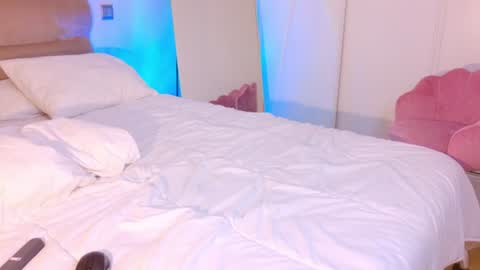 Jenny Roberts online show from August 14, 7:28 pm