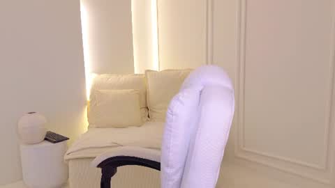 JENNY online show from August 12, 10:39 am