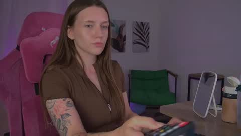Jenny online show from July 6, 7:39 pm