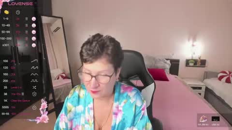 Jenny online show from August 8, 8:14 am