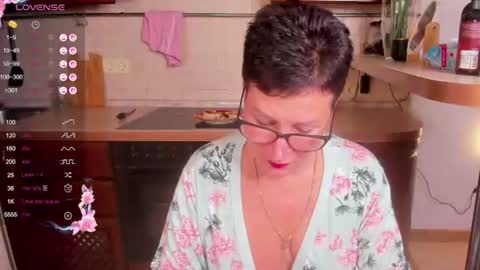 Jenny online show from August 12, 1:57 pm