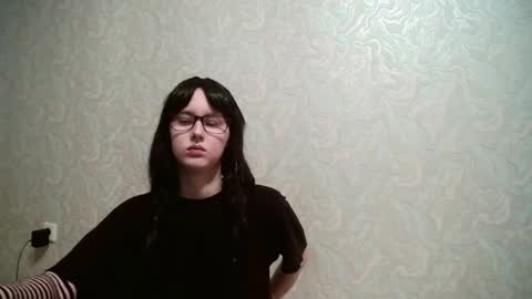 JennyOlset online show from June 24, 11:34 am