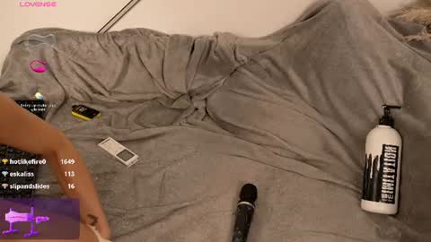 Jenny online show from August 13, 4:43 pm