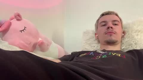 jeremy1scott online show from August 5, 7:39 am
