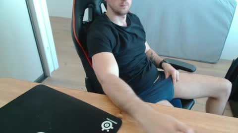 Boy likes daddies online show from April 18, 12:05 pm