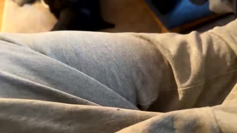 Jeremys room chill and puff one enjoy online show from April 27, 6:46 pm