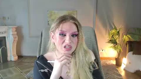 jes_solar online show from August 5, 10:52 pm