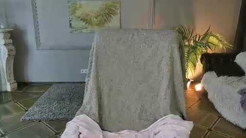 jes_solar online show from August 12, 8:44 pm