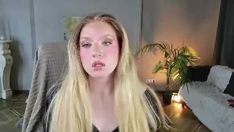 jes_solar online show from August 14, 2:04 am