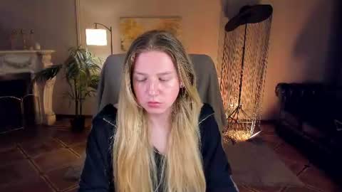 jes_solar online show from August 14, 9:07 pm
