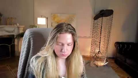 jes_solar online show from August 15, 2:48 am