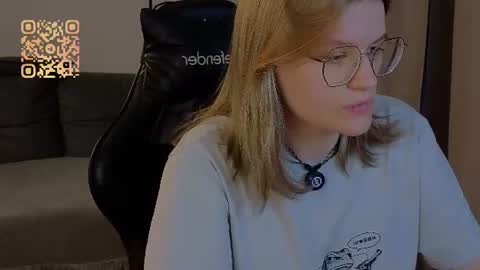  JessieVibes online show from July 19, 7:38 pm