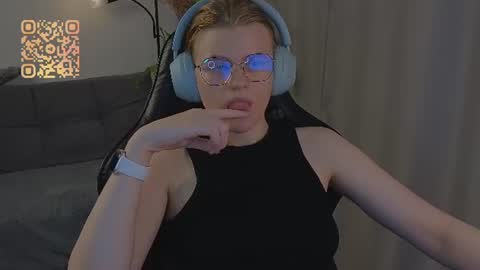  JessieVibes online show from July 30, 2:02 pm