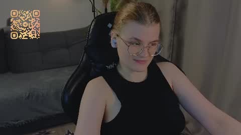  JessieVibes online show from July 30, 7:09 pm