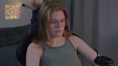  JessieVibes online show from August 1, 5:30 pm