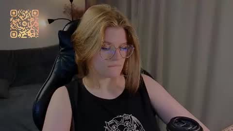  JessieVibes online show from August 8, 5:57 pm
