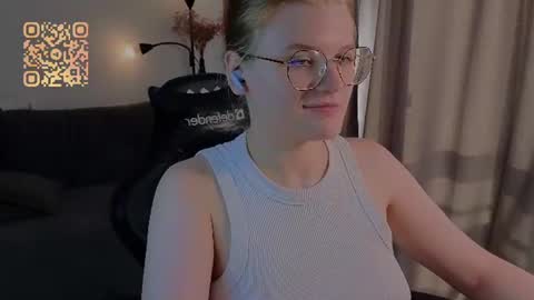  JessieVibes online show from August 9, 3:35 pm