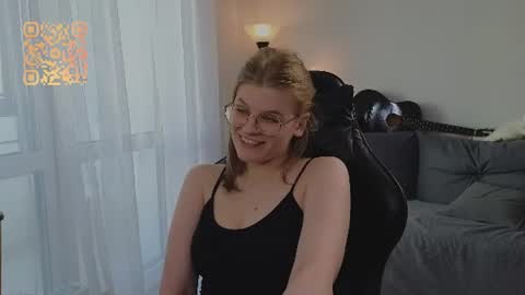  JessieVibes online show from August 15, 3:16 pm