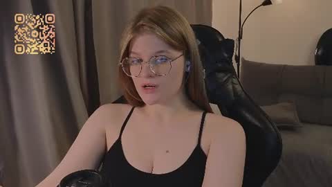  JessieVibes online show from August 15, 4:44 pm