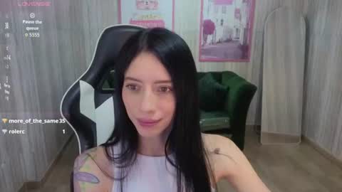 Jess online show from August 4, 3:09 pm
