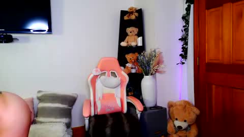 Jessabelle Diamond online show from August 3, 4:03 pm