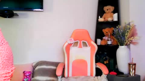 Jessabelle Diamond online show from August 12, 5:26 pm