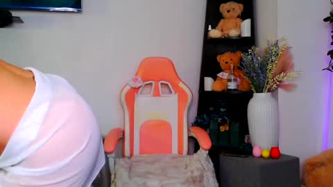 Jessabelle Diamond online show from August 13, 6:33 pm