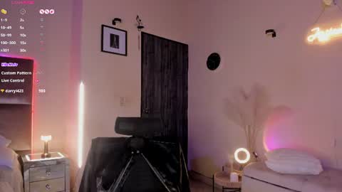 Jess online show from July 6, 10:51 am