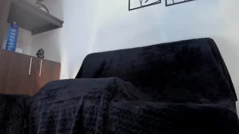 jessica_lovely77 online show from August 5, 6:33 am