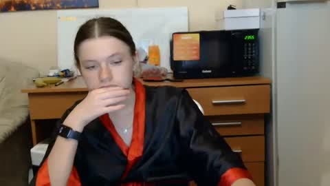 jessicaholland1 online show from July 21, 6:54 pm