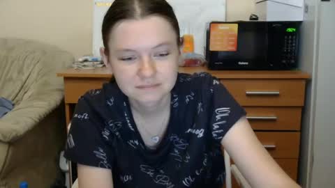 jessicaholland1 online show from July 26, 6:13 pm