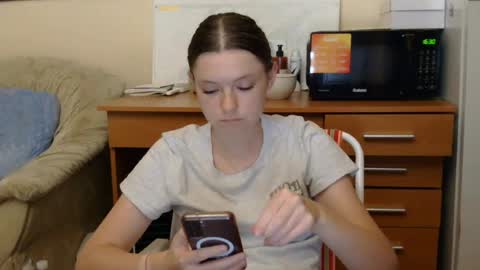jessicaholland1 online show from August 16, 7:40 pm