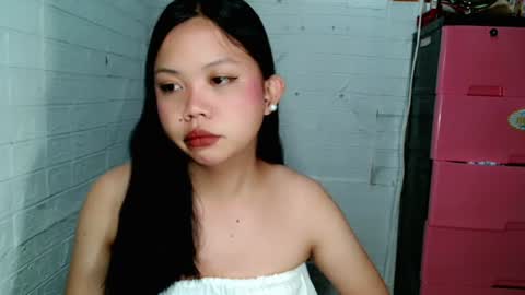 jessiefoxx0 online show from August 12, 8:44 pm