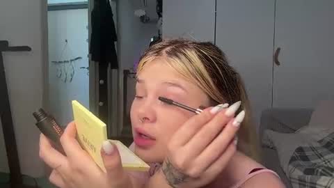 jessluck_1 online show from July 1, 1:45 pm