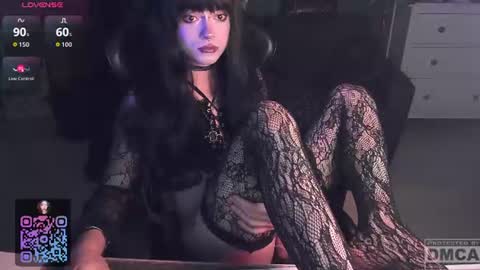 cutie online show from August 11, 12:01 am