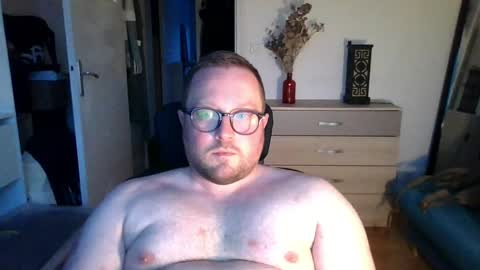 jeuneloup92 online show from April 17, 7:12 pm