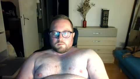 jeuneloup92 online show from April 27, 9:18 pm
