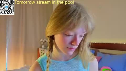 Gwen online show from August 14, 5:00 am