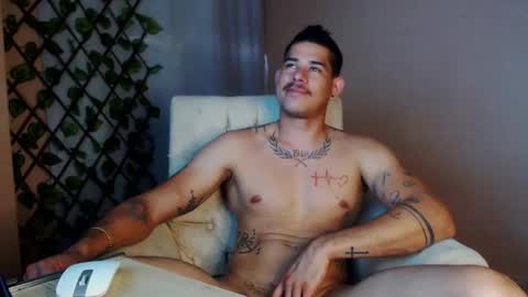 jffer_slhom online show from May 10, 10:23 pm