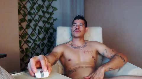 jffer_slhom online show from May 11, 6:04 am