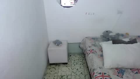 jhonay__cute online show from August 9, 12:00 am