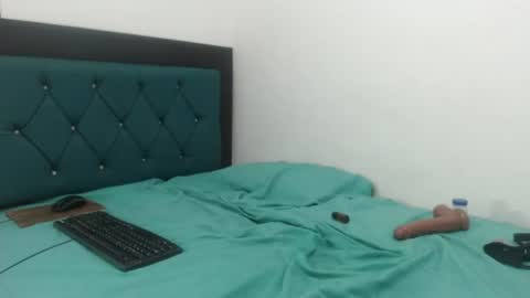 jhonny_k online show from August 17, 11:37 am