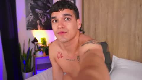 Jhonny  online show from July 31, 5:03 am