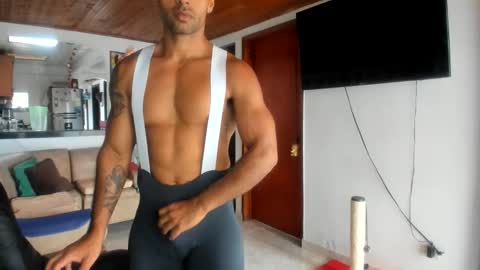 jhonnyxxfitnexx online show from May 26, 3:13 pm