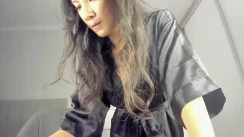 Jiina online show from August 9, 4:08 pm