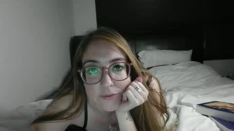 jilliangiselle online show from June 12, 6:09 am