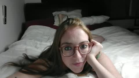 jilliangiselle online show from June 23, 4:46 am
